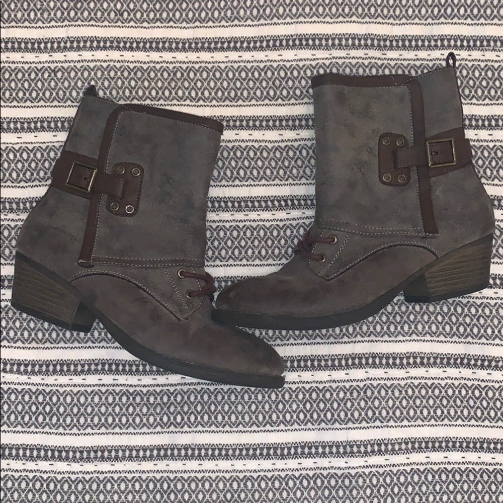 Quipid Vintage style bootie